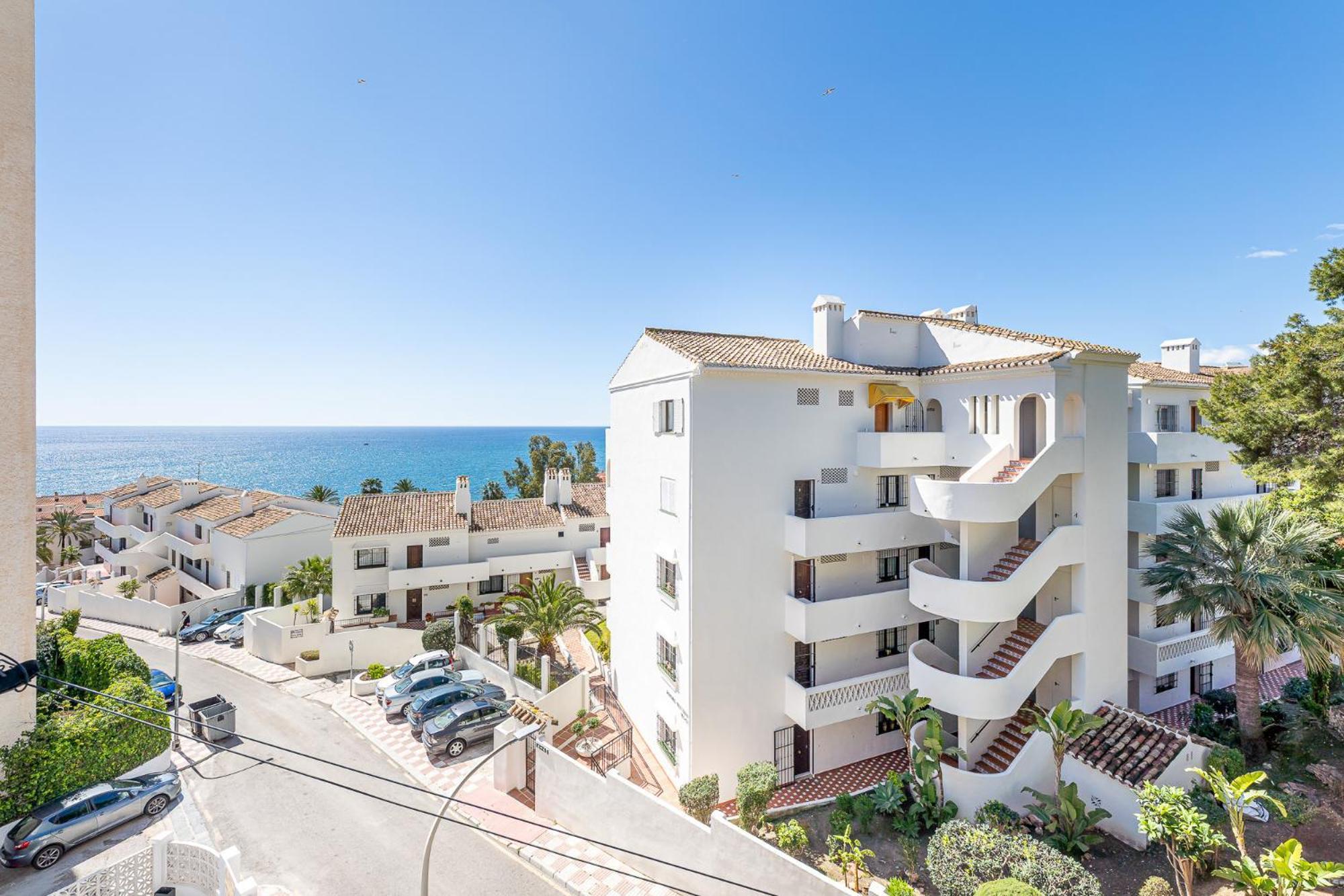 797 - In Close To Apartment *