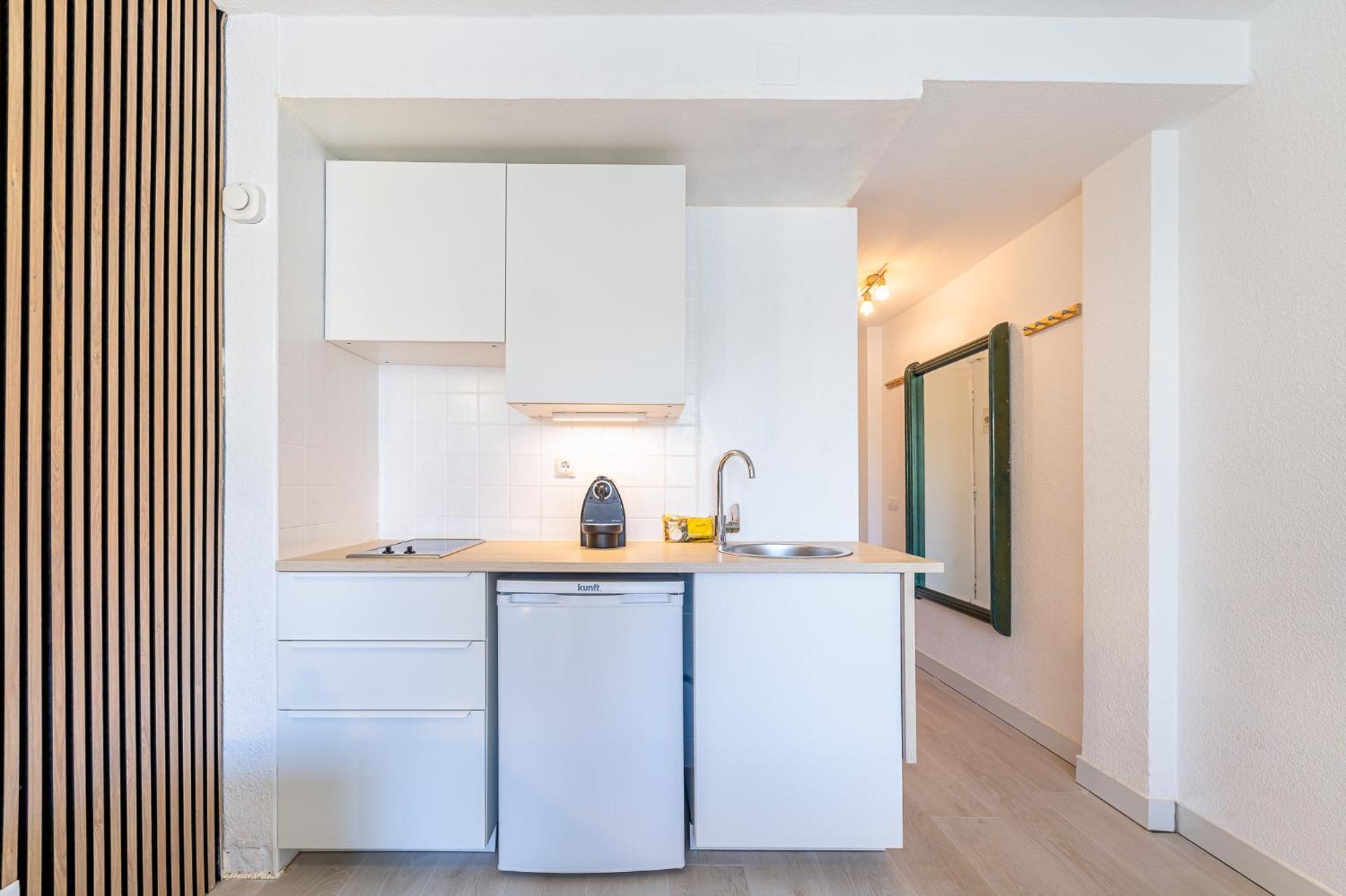 797 - In Close To Apartment *