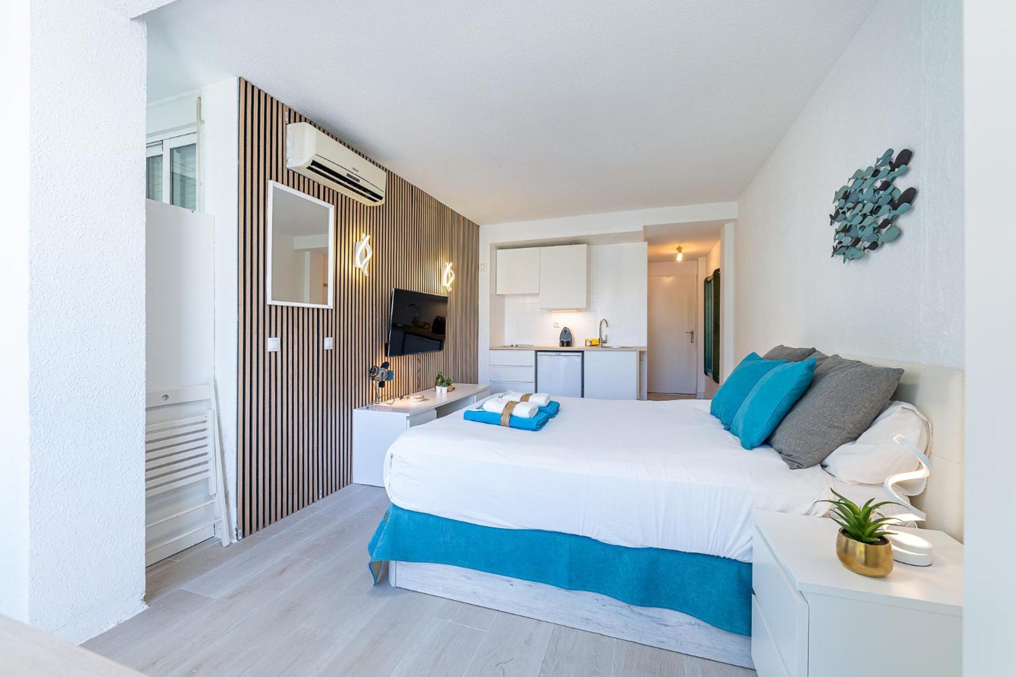 797 - In Close To Apartment Benalmadena